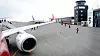 Det har vært økende flytrafikk til Svalbard de siste årene. Med alternativ energi vil utslippene fra flyplassen bli mindre.
