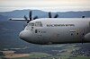Selv for dem som ikke er flyeksperter er det greit å se forskjell på C-130H og C-130J. Den nye versjonen har seksblads propeller, mens den gamle har fire blad.