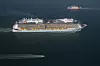 Anthem of the Seas på vei inn til Southampton, der cruisesongen i dag åpner med Middelhavscruise.