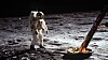Astronaut Edwin E Aldrin går på månen under Apollo 11-oppdraget.