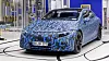 En kamuflert Mercedes-Benz EQS. Foto: Mercedes-Benz AG - Global Commun