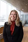 NÅ BØR DU SATSE PÅ GRØNN OMSTILLING: Seniorrådgiver Irene Siljan hos Innovasjon Norge vet hvordan du lykkes. Foto: Innovasjon Norge