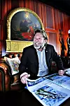LADEJARLEN: Rema-gründer Odd Reitan har store planer for hjembyen.