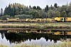 Toget som tar seg av skinne- og svillebytte, under i arbeid i høst.