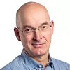 – Ingen kan investere i infrastruktur for å hente varmen når datasentrene ikke garanterer jevn tilgang på den, sier Hafner. Foto: NTNU
