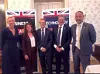Avtalen ble signert på den britiske ambassaden onsdag ettermiddag. Fra venstre: Tove Kristin Flølo (Samferdselsdepartementet), Rachael Everard (Rolls-Royce), Andreas K. Aks (Widerøe), Sigurd Øvrebø (Rolls-Royce), Richard Wood (Britiske ambassadøren til Norge). Foto: Widerøe