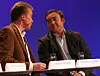SUSSEBASSER: Stortingsrepresentant Børge Brende og Fredrik Syvertsen fra IKT Norge var enige om det meste under paneldebatten. De hyllet den forrige regjeringens arbeid på IT-sektoren, og rakket ned på Stoltenberg-regjeringen for det samme.