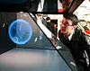 CeBIT: Selskapet Holo Solutions viste fram hologrammer - og folk var fascinert.