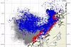 Meteorologisk institutts simulering av oljeutslippet fra Njord fra de første to ukene etter utslippet, viser at havstrøm og vindretning trolig har ført oljen sørover, og så videre innover mot land, markert med røde prikker. De blå er olje som fortsatt driver rundt i havet. Dette stemmer godt med de faktiske funnene på land. Njord-feltet ligger ved de grønne prikkene, mellom 64 og 64,5 grader nord.