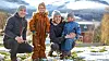 Tor Martin Iversen og Ingeborg Lunde ville at barna Kjersti (4) og Johannes (2) skulle få den samme landlige oppveksten som de selv hadde. – Her har vi funnet en base som er hjemme, og nær naturen og alle aktivitetene vi er glade i å drive med, sier de.