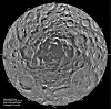 Bildet viser månens sørpol. Sørpolen er interessant fordi den får mindre sollys enn andre områder av månen. Mange forskere mener at det er større sannsynlighet for å finne is der. Foto: Nasa/JPL/USGS