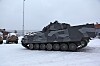 De nye CV90 stormpanservognene som Norge skal ta i bruk om halvannet år blir utstyrt med gummibelter slik som på denne testvogna hos produsenten, BAE Systems Hägglunds.