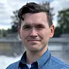 Georgian Lucian Røstad har erfaring fra Forsvarsmateriell Luftkapasiteter (CAMO), tidligere tjeneste som flysystemmekaniker innenfor Sea King, NH90 og F-16. Jobber i dag i Kongsberg Defence & Aerospace. Foto: Privat