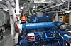 Maskinsjef Asbjørn Haldorsen inspiserer den ene av to Wärtsilä hovedmotorer.