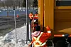 Et av momenten under brøytekonkurransen: Hvor nært kan du rygge uten å treffe skiltet?