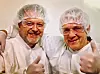 TUs podkast Teknisk sett fyller ti år. Temaene og besøkene har vært mange. Som her, da Odd Richard Valmot (t.h.) og Jan M. Moberg var på besøk i et «clean room» i California.
