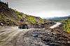 Anleggsmaskiner går på tomgang 40 til 60 prosent av tiden. KI kan redusere unødvendig drift. Bildet er fra Nye Veiers bygging av ny E6 i Trøndelag. Tre millioner kubikkmeter fjell og jord skal flyttes.