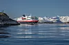 MS Polarlys er ett av de seks hurtigruteskipene som får gassmotorer og hybrid framdrift. De skal fra 2021 seile på ny kontrakt på Kystruten Bergen-Kirkenes. Hurtigruten har opsjon på ytterligere tre skip. Foto: Carsten Pedersen
