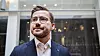 Klima- og miljøminister Sveinung Rotevatn (V) sier ja til soner med forbud mot fossilbiler i byer som Oslo og Bergen.