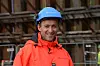 Samir Zjakic er byggeleder for fellesrigg og logistikk på plassen.