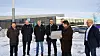 Næringsminister Torbjørn Røe Isaksen legger ned grunnsteienen for prosjektet. Cato Kjølstad (direktør rammevilkår, Fortum), Sindre Martinsen-Evje (ordfører, Sarpsborg kommune), Geir Endregard (direktør INSPIRIA science center), Stian Mathisen (kommunikasjonssjef, Fortum), Martin Fledsberg Vatne (direktør for strategi og forretningsutvikling i Østfold Energi), næringsministeren og til slutt Per Gjerløv (Director Business Developement / EU Project Coordinatior hos Scneider Electric) Foto: Mikael Gausdal, INSPIRIA science center