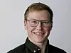 – Jeg skulle ønske at man kunne få en fast track i en søknadsprosessen hvis man vil bygge om eksisterende kraftverk til hybrider som krever lite nettinngrep, sier Øyvind Sommer Klyve. Foto: UiO