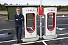 Kommunikasjonssjef i Tesla Norge, Even Sandvold Roland beklager leveringsrotet flere kunder har opplevd, men avviser at Tesla har vært mer opptatt av å levere ut flest mulig biler for å forbedre mars-statistikken, enn å levere til riktig person. Foto: Henrik Skolt/NTB Scanpix