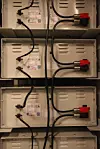 Boring og bølgerBatteribanken til hybridlaboratoriet er på 50 kWh og står i en container i kjelleren på Marintek.