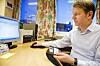 STEINTAVLER: Allmennlege Anton Giæver mener staten holder seg til steintavler når Helfo sender ut pasientlister på diskett i stedet for å benytte det sikrede bredbåndet Norsk Helsenett.