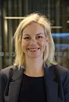 Sigrun Gjerløw Aasland, daglig leder i Zero, minner politikerne om at de må stille strenge utslippskrav – og stå på dem. Foto: Tore Stensvold