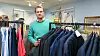 – Vår kjerneoppgave blir å håndtere tekstiler som ikke kan gjenbrukes, og sortere disse i rene stoffraksjoner som kan selges nedstrøms, slik at de kan bli nye produkter i en sirkulær verdikjede, sier Knut Skinnes, som helst handler i bruktbutikker.