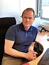 – Tørrisblåsing er både miljøvennlig og renslig, forteller Marius Østlie, som er daglig leder i Ildfast AS.
