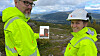 Terje Hansen og Siv Teigen er ute for å teste programvaren SCS Construction.