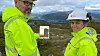 Terje Hansen og Siv Teigen er ute for å teste programvaren SCS Construction.