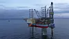 Yme-feltet ble bygget ut for tredje gang og startet produksjon fra Maersk Inspirer i oktober i fjor. Men operatør Repsol har hatt en rekke oppstartsproblemer, og feltet er nå stengt for å reparere skader på rørklemmer og i en sveiseskjøt i prosessanlegget.