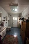I taket ser du IR-panelet som skulle varme badet. Bilde: Mathias Klingenberg