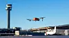 Uautoriserte droner på flyplasser er et økende problem.