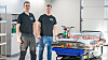 EV Services-gründerne Jacob Pedersen (t.v.) og Carl Dolk Fröjd har lang erfaring med reparasjon av elbilkomponenter. Nå er selskapet deres kjøpt opp av Frydenbø bil.