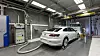 En bil gjennomgår WLTP-testing i et laboratorium. Foto: Volkswagen AG