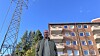Styreleder Hans Alfred Thorsø er svært fornøyd med å ha byttet ut fjernvarme med bergvarme i de åtte boligblokkene i Bjerkedalen borettslag i Oslo. Strømforbruket har økt, men det totale energiforbruket har gått ned, sier Thorsø.