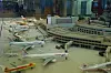 Modell av Barajas-flyplassen i Madrid der et Spanair-fly skled av rullebanen onsdag. Mange passasjerer skal ha omkommet.