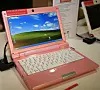 IFA: Tyrkiske Vestel viste fram en prototype på mini-laptopen DOT890 - i rosa.
