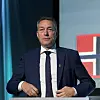 Forsvarsminister Frank Bakke-Jensen (H) er inhabil i alle saker der departementet befatter seg med flyselskapet Widerøe.