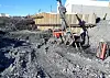 Med batteripakken får prosjektet nok kapasitet til å drive kompressoren som igjen driver Skanskas borerigg for stagboring til spunt. Foto: Skanska Norge