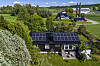 I 2024 har færre gjort som Arne Torstein Andersen, gründer av solselskapet Ottovo. Han har montert solceller på huset og garasjen i Kolbu i Innlandet.