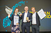Vinneren av årets Norwegian Tech Award 2025 ble Econnect Energy, her representert ved f.v.: Hanne Thu Clausen (HR-sjef), Harald Sæterdal (forretningsutvikler) og Morten A. Christophersen (administrerende direktør).