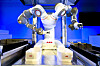 Yumi er en toarmet robot fra ABB. Foto: A. Pattenden/ABB