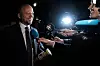 Finansminister Trygve Slagsvold Vedum (Sp) møter pressen utenfor sin leilighet i Oslo, før fremleggelsen av statsbudsjettet for 2025.