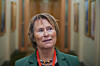 EOS-utvalgets leder Grete Faremo overleverer en særsilt melding til Stortinget.