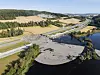 Skredet har revet med seg store masser og stengt den viktigste ferdselsåren gjennom Trøndelag.